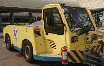 航機拖車